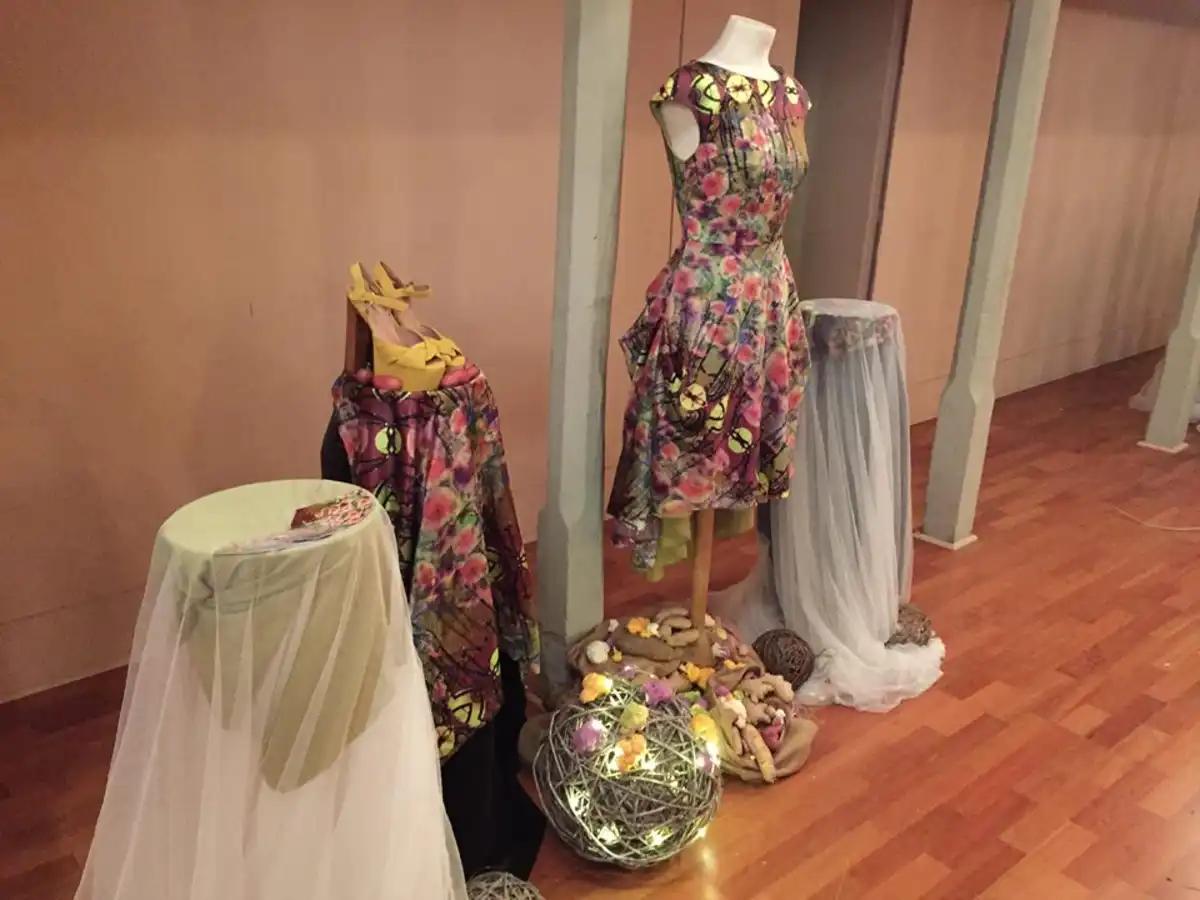 Bottiglia astratta blu - oro 