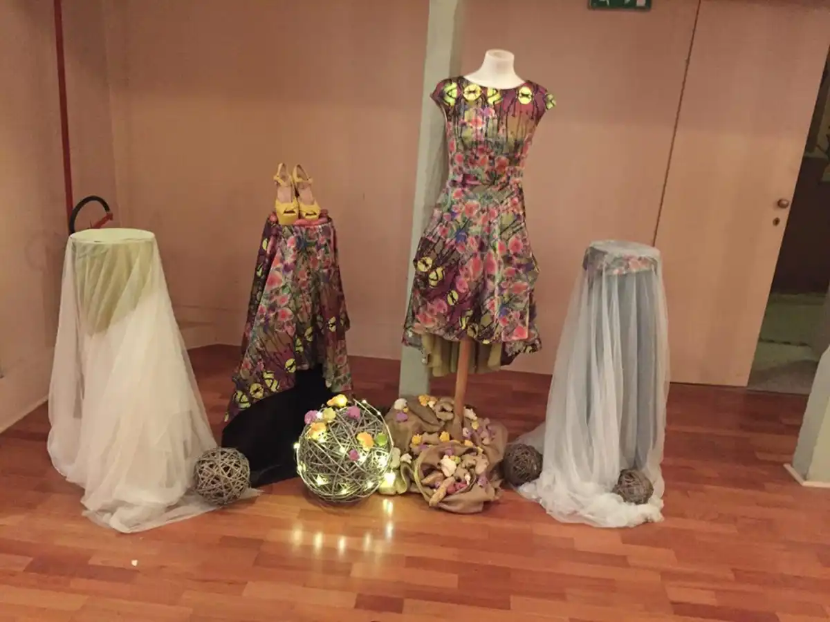 Bottiglia astratta blu - oro 